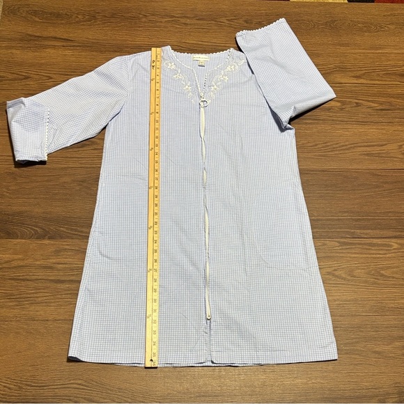 🔥🔥🔥Miss Elaine Light Blue Checkered Pajama Gown Size: Medium🔥🔥🔥 - Picture 5 of 7